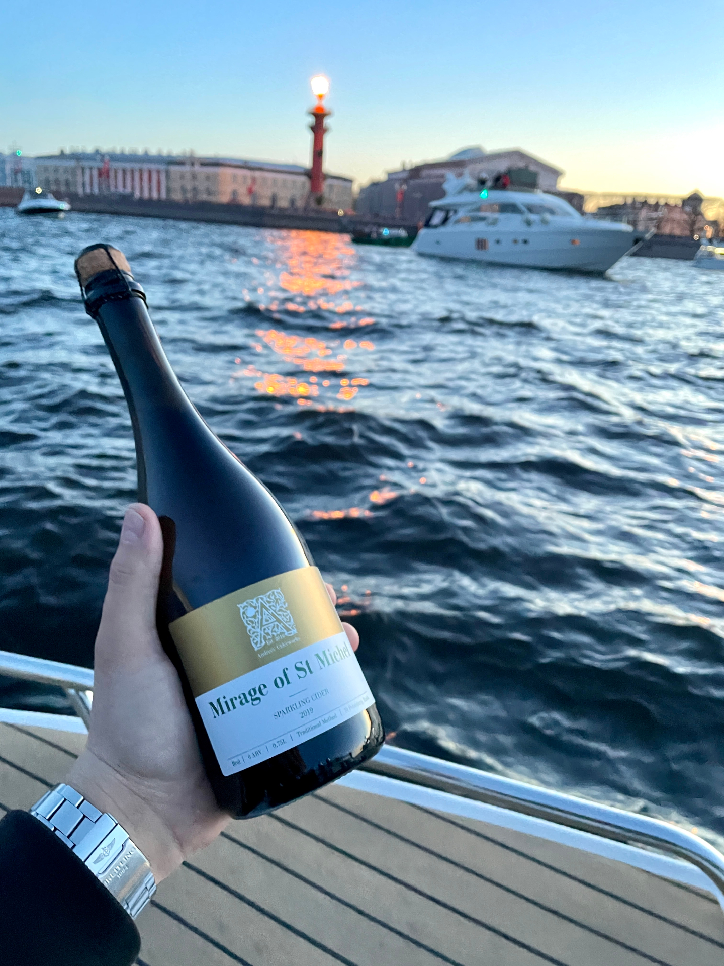 Закат — по расписанию · Cider Boat, аренда катера в Петербурге